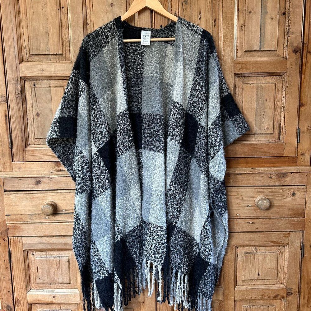 Woolrich Women's Ultra Soft & Cozy Blanket Wrap (Amelia,‎ OSFM)